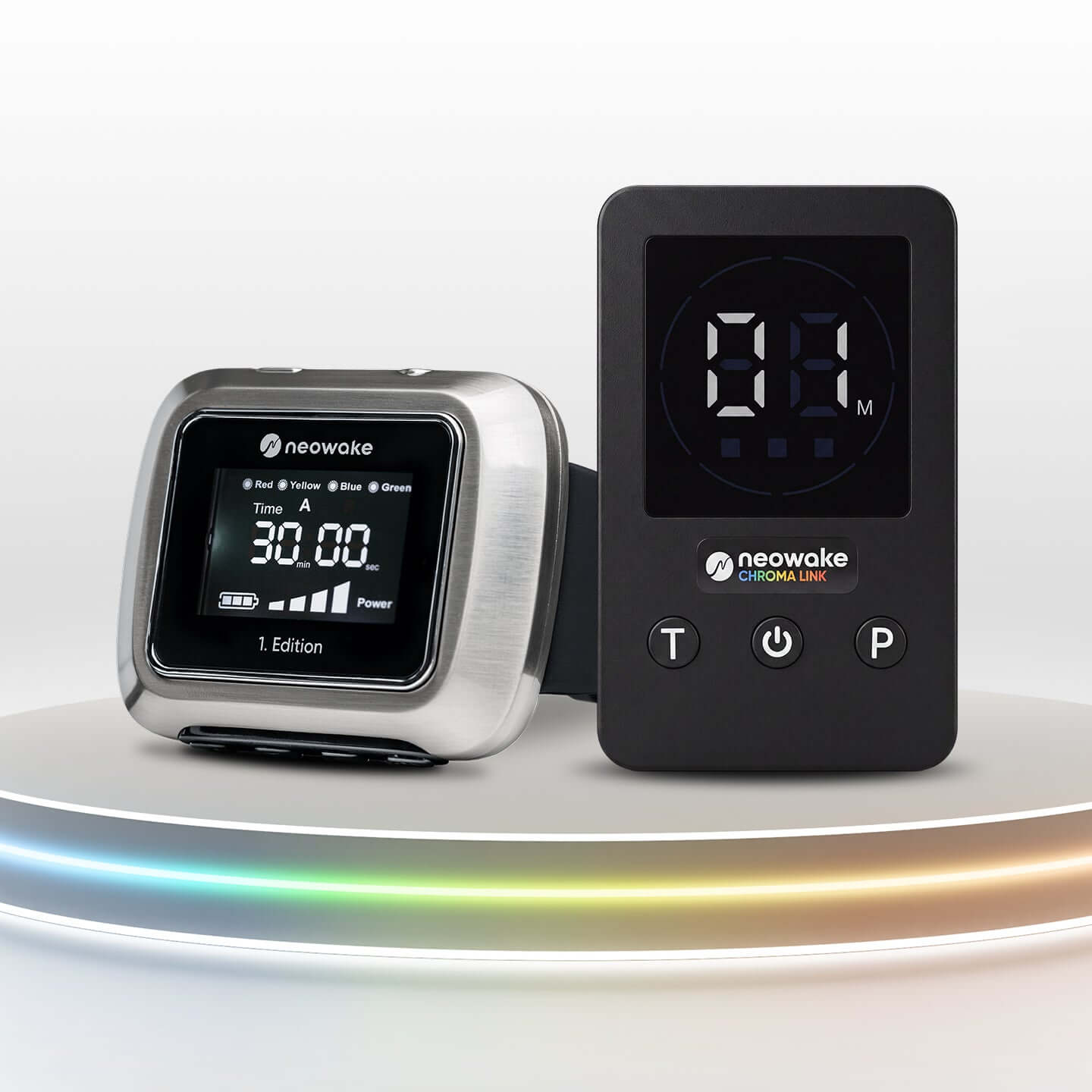 Chroma Watch und Chroma Link zusammen auf einem Podest dargestellt